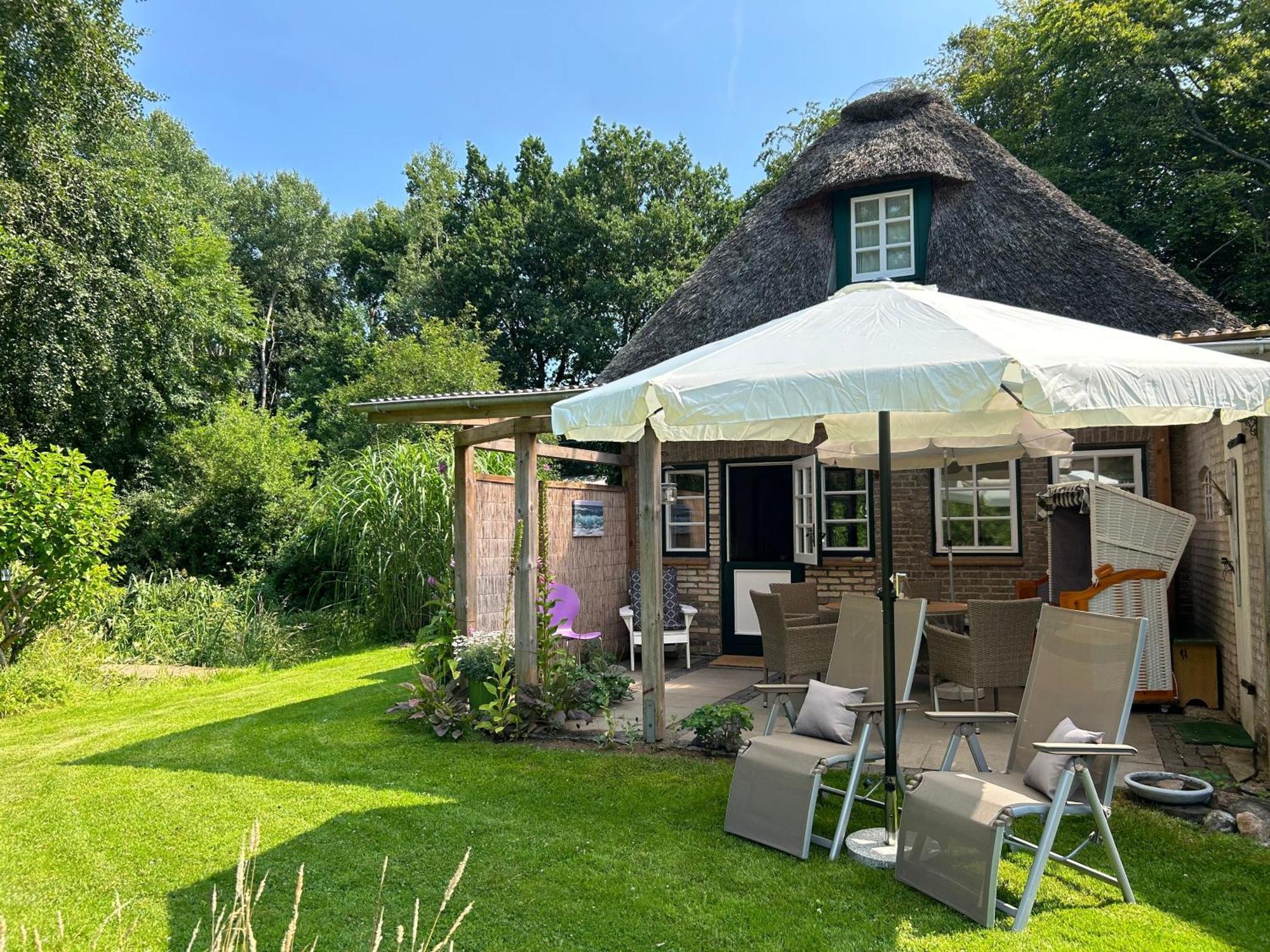 Kleines Reethaus Johannsen - Mit Geschmackvoller Einrichtung Und Tollem Garten Silberstedt Exterior photo